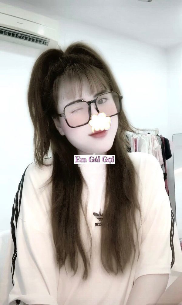 Bé Hiền Gái Gọi Đồng Tháp Nhỏ Bé Mặt Xinh 20 808905 600x1003 1